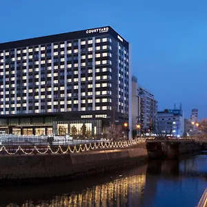 호텔 Courtyard By Marriott